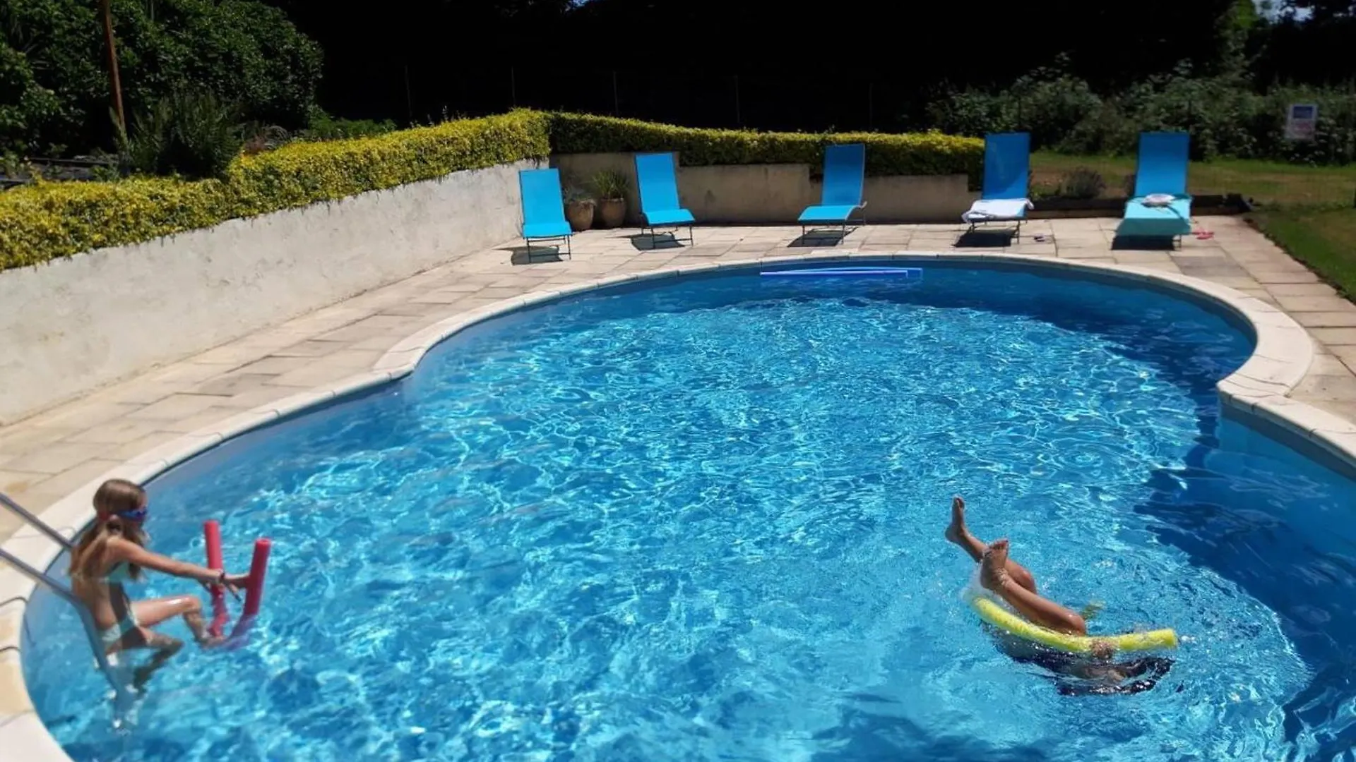 Maison Charmante A Langoelan Avec Piscine Partagee Holiday home
