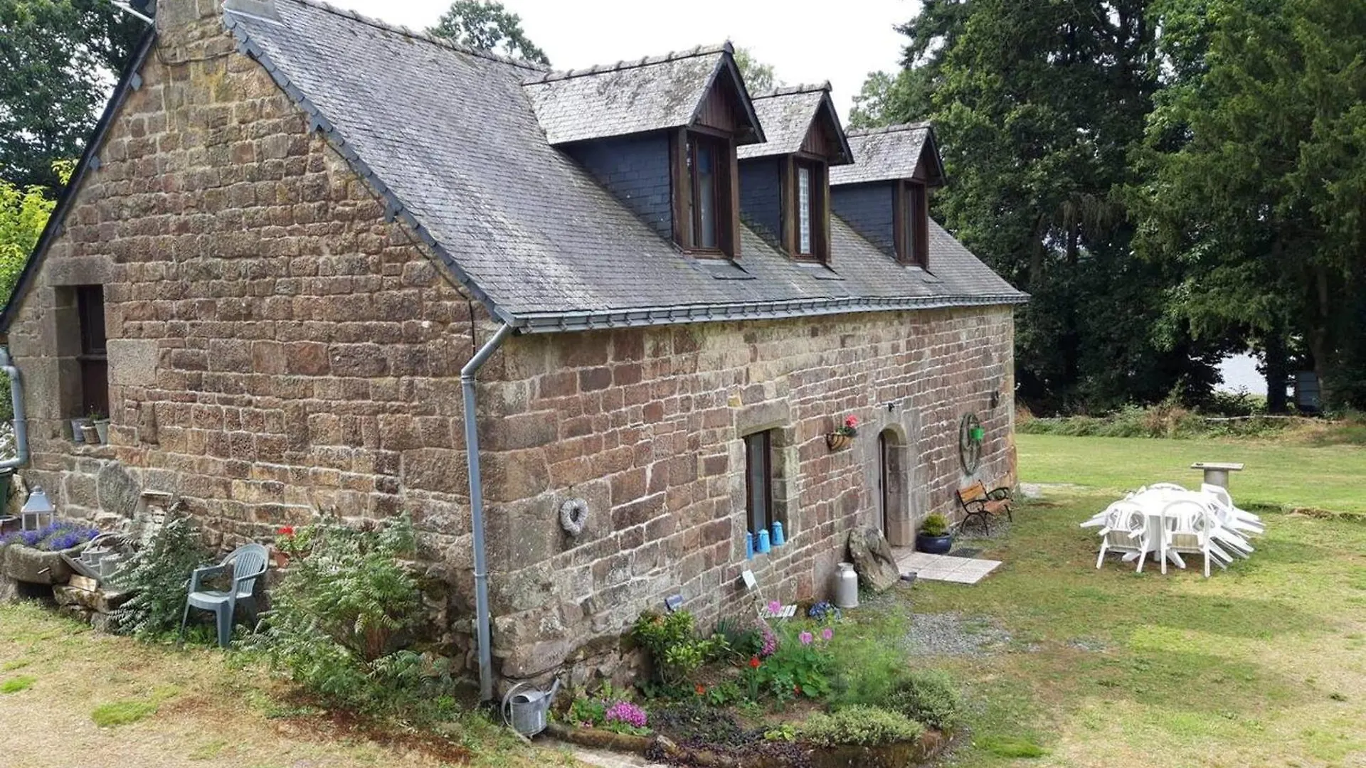 Maison Charmante A Langoelan Avec Piscine Partagee Holiday home