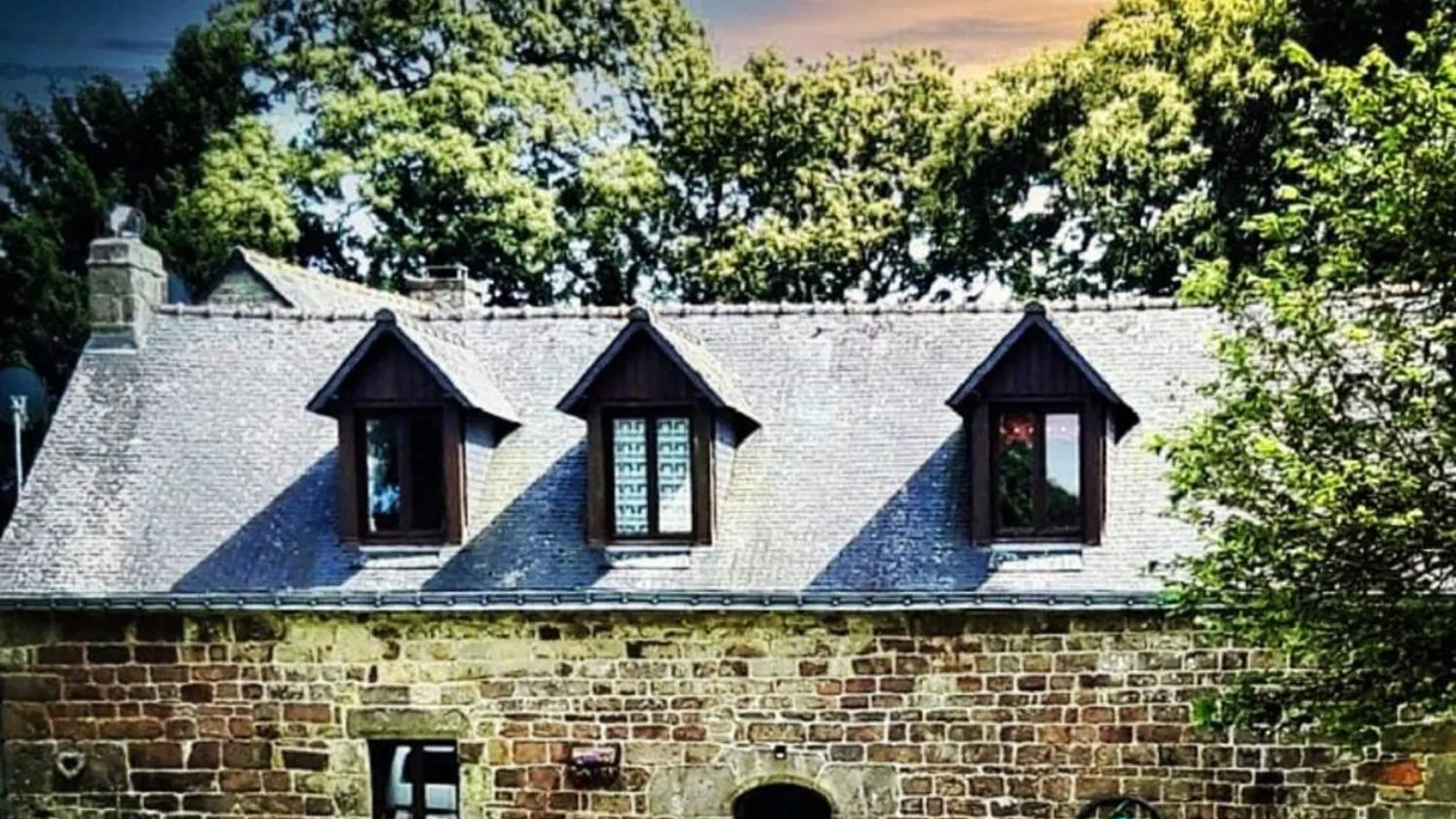 Maison Charmante A Langoelan Avec Piscine Partagee