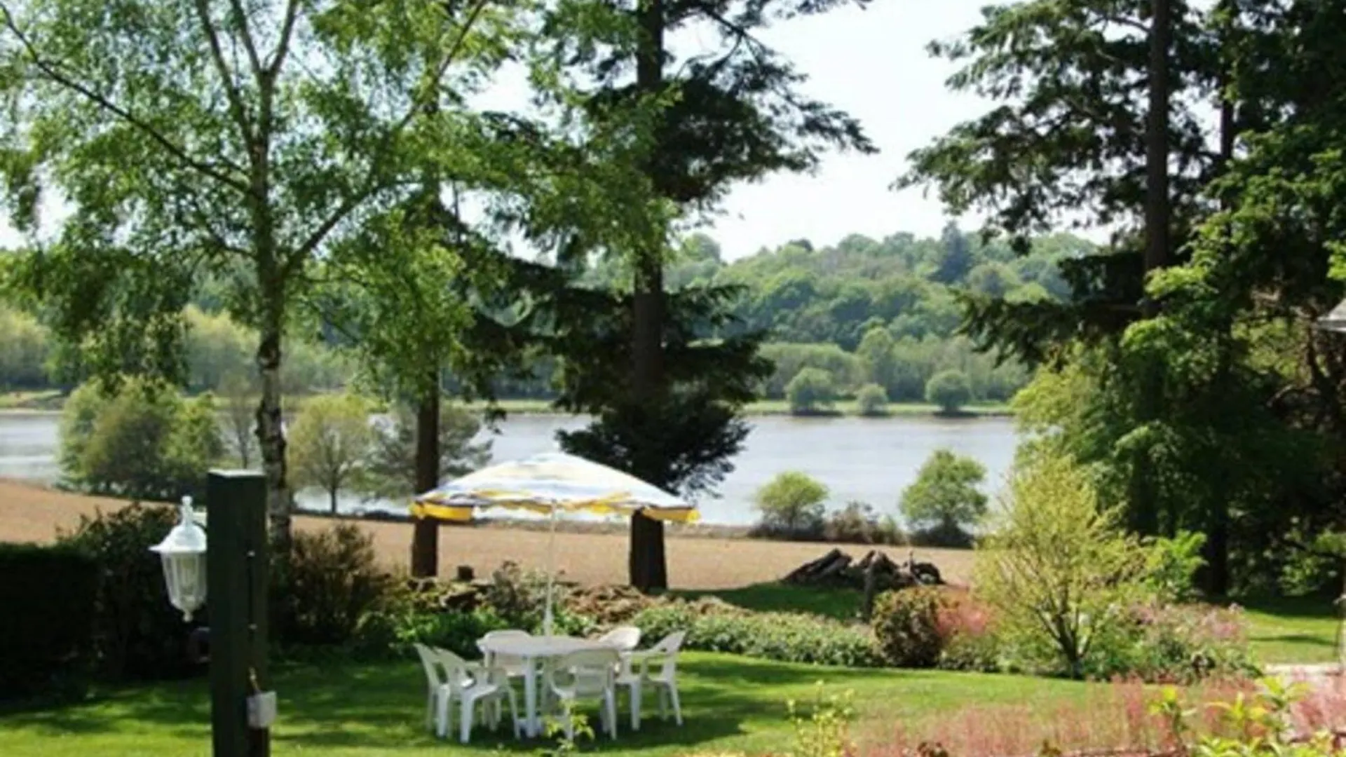 Holiday home Maison Charmante A Langoelan Avec Piscine Partagee France