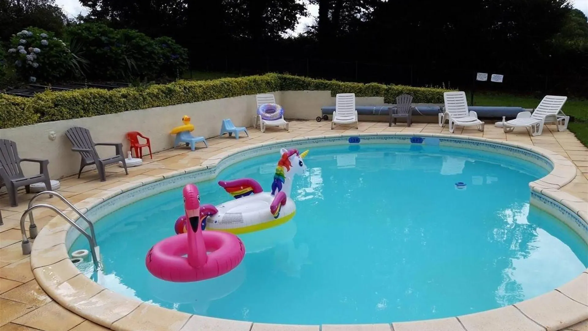 Maison Charmante A Langoelan Avec Piscine Partagee Holiday home
